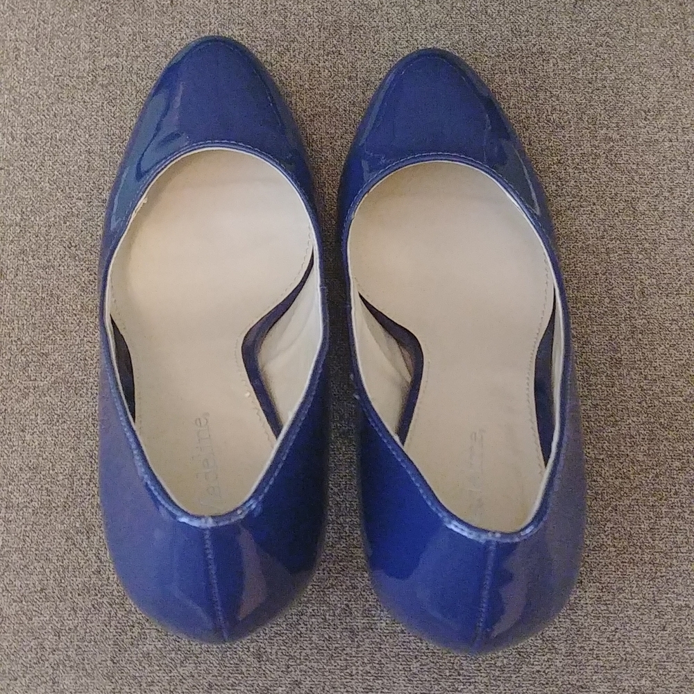 MADELINE, Size 8, Navy heels - Picture 3 of 12